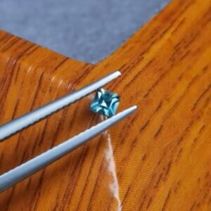 Saphir d'Auvergne, 0.21ct