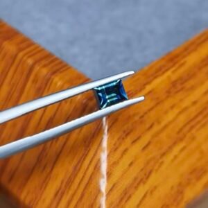 Saphir d'Auvergne, 0.50ct