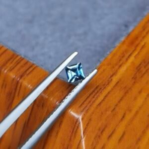 Saphir d'Auvergne, 0.20ct