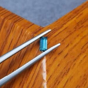 Saphir d'Auvergne, 0.25ct