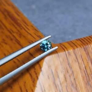 Saphir d'Auvergne, 0.25ct