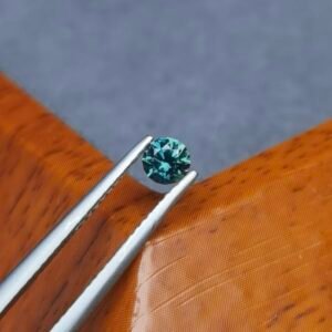 Saphir d'Auvergne, 0.30ct