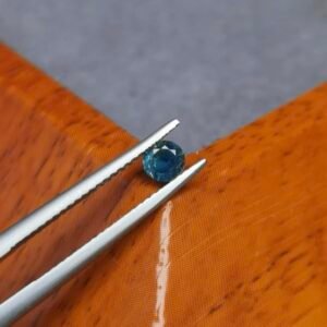 Saphir d'Auvergne, 0.35ct