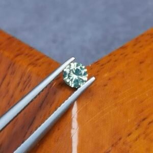 Saphir d'Auvergne, 0.35ct