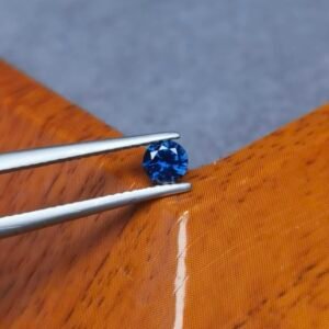 Saphir d'Auvergne, 0.38ct