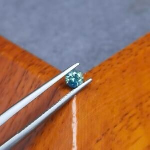 Saphir d'Auvergne, 0.37ct