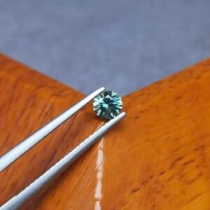 Saphir d'Auvergne, 0.38ct