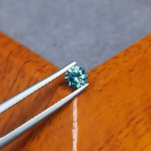 Saphir d'Auvergne, 0.45ct