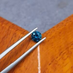 Saphir d'Auvergne, 0.79ct