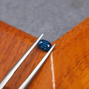 Saphir d'Auvergne, 0.84ct