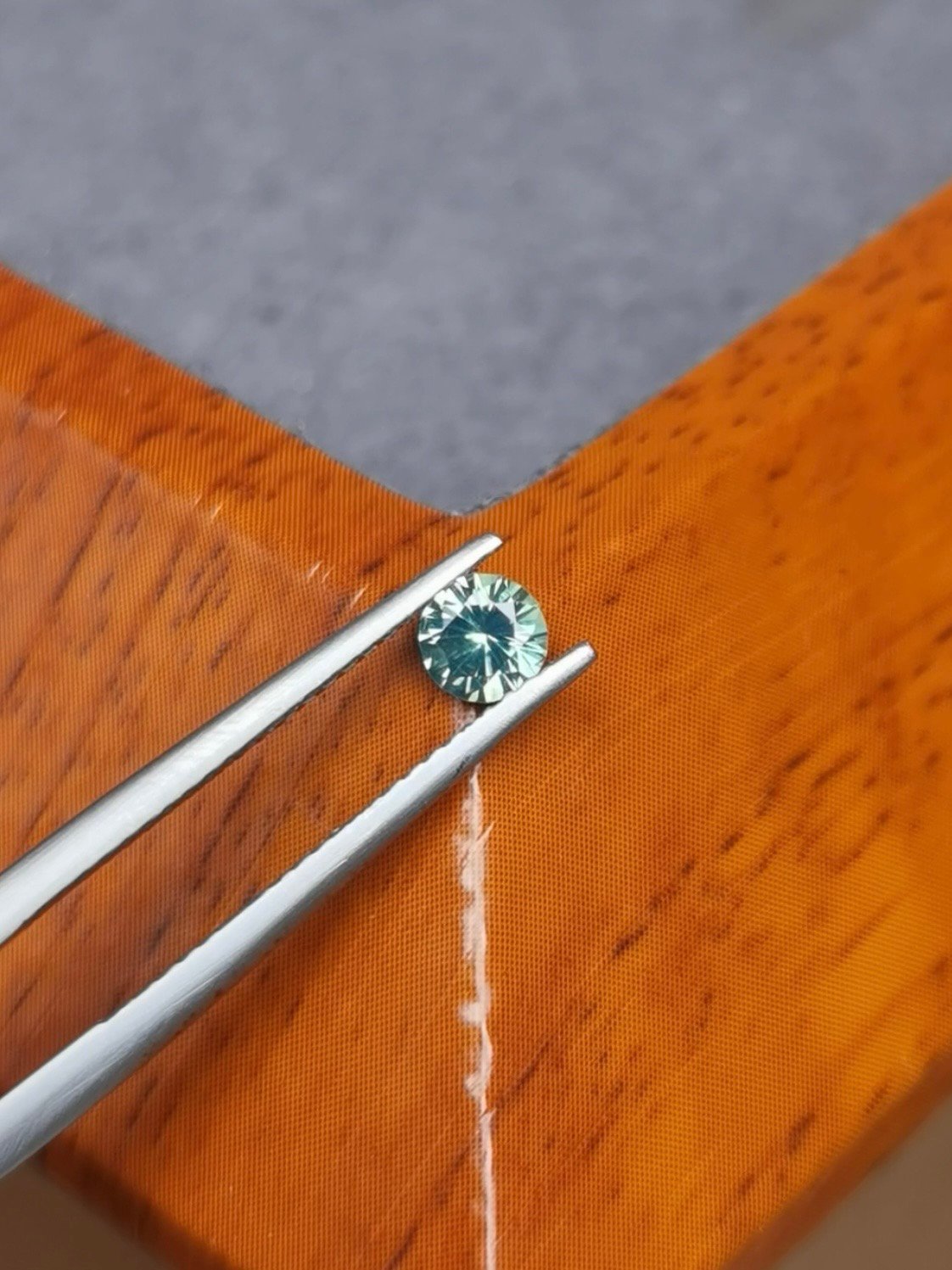 Paire de saphir d'Auvergne, 0.93ct – Image 3