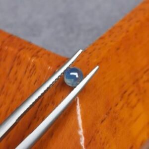 Saphir d'Auvergne, 0.45ct