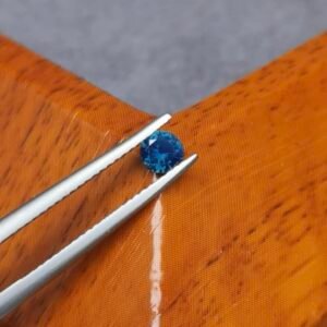 Saphir d'Auvergne, 0.34ct