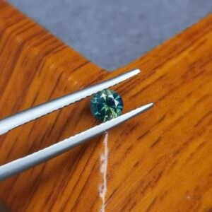 Saphir d'Auvergne, 0.60ct