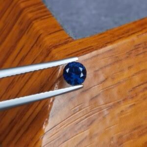 Saphir d'Auvergne, 0.50ct