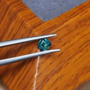 Saphir d'Auvergne, 0.47ct