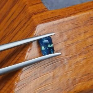 Saphir d'Auvergne, 0.56ct