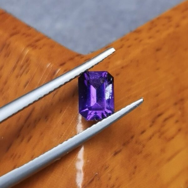 Améthyste d’Auvergne, 0.87ct