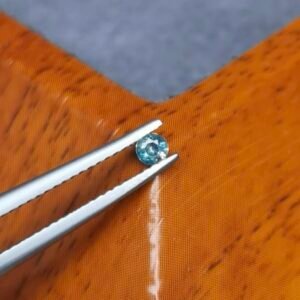 Saphir d'Auvergne, 0.30ct