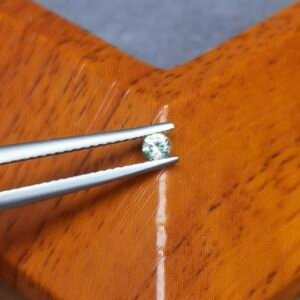 Saphir d'Auvergne, 0.13ct