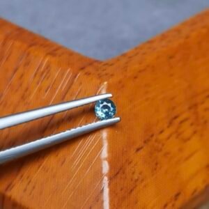 Saphir d'Auvergne, 0.15ct