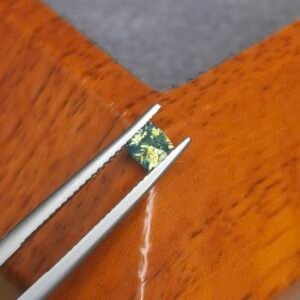 Saphir d'Auvergne, 0.49ct