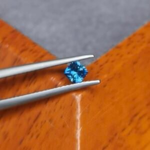 Saphir d'Auvergne, 0.36ct