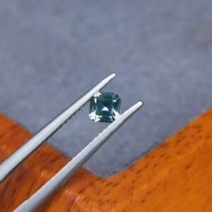 Saphir d'Auvergne, 0.41ct