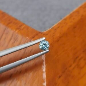 Saphir d'Auvergne, 0.20ct