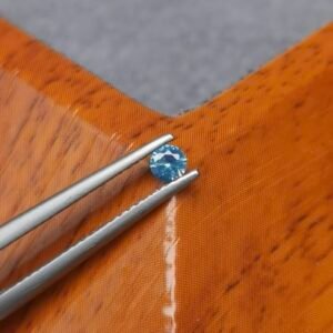 Saphir d'Auvergne, 0.18ct