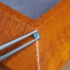 Saphir d'Auvergne, 0.10ct