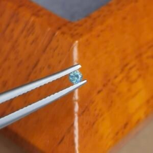 Saphir d'Auvergne, 0.10ct