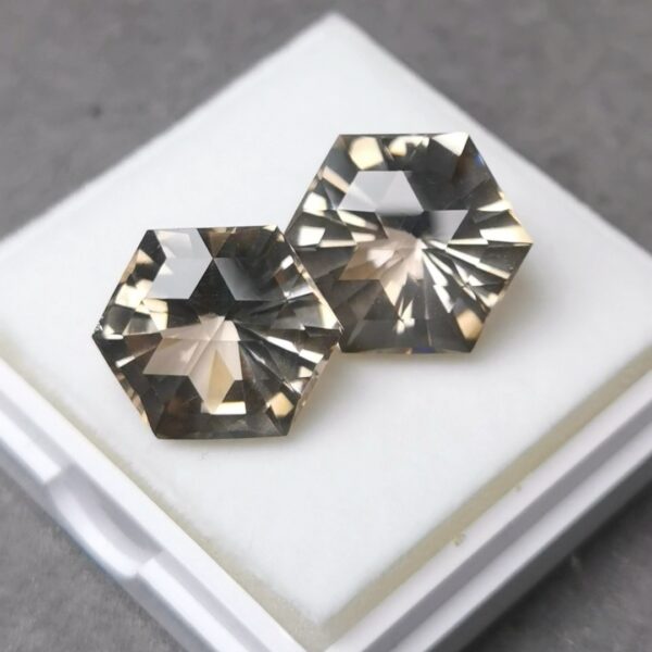 Paire de Quartz Fumé du Mont Blanc, 18.22ct