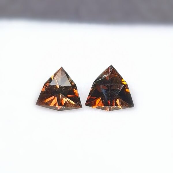 Paire d'Axinite, Rocher de Chamrousse, 1.58ct