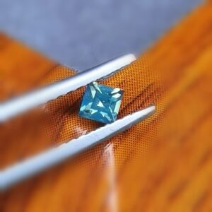 Saphir d'Auvergne, 0.16ct