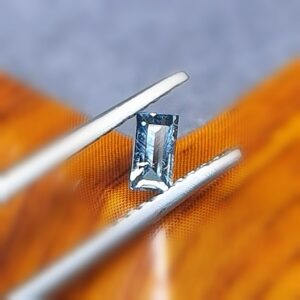 Saphir d'Auvergne, 0.26ct