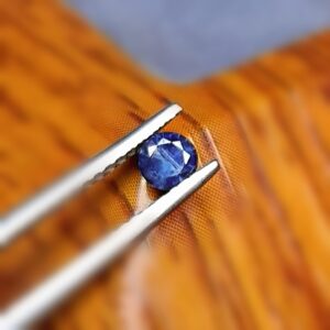 Saphir d'Auvergne, 0.28ct