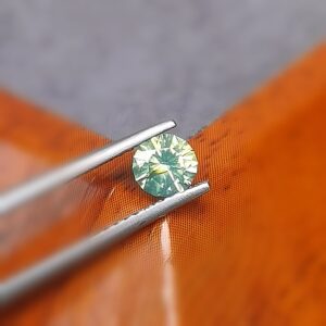 Saphir d'Auvergne, 0.50ct
