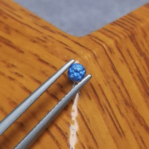 Saphir d'Auvergne, 0.19ct