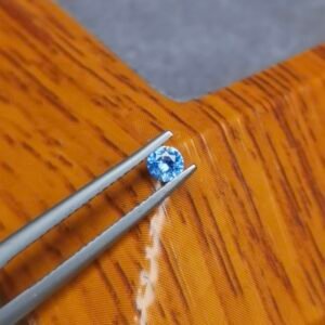 Saphir d'Auvergne, 0.19ct