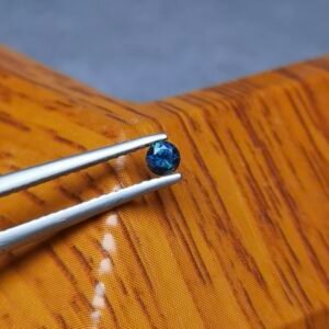 Saphir d'Auvergne, 0.17ct