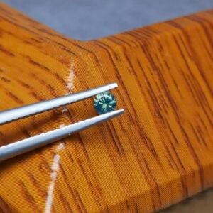 Saphir d'Auvergne, 0.20ct