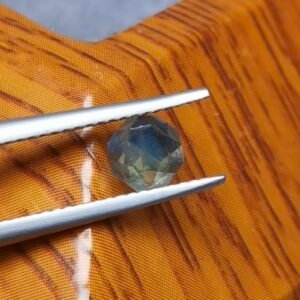 Saphir d'Auvergne, 0.95ct