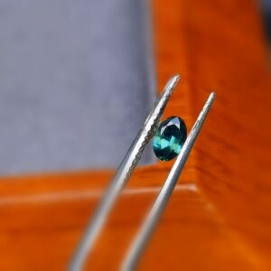 Saphir d'Auvergne, 0,57ct