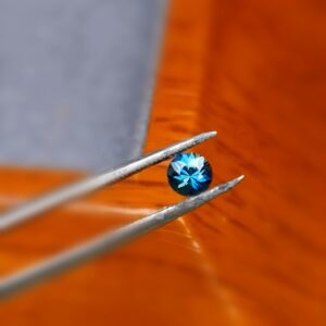 Saphir d'Auvergne, 0,28ct