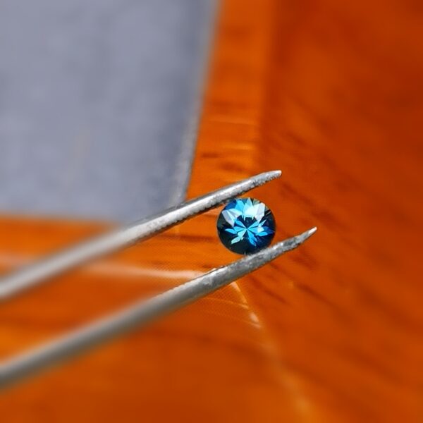 Saphir d'Auvergne, 0,28ct