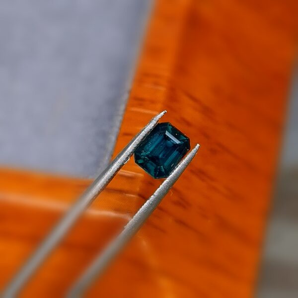 Saphir d'Auvergne, 1,15ct
