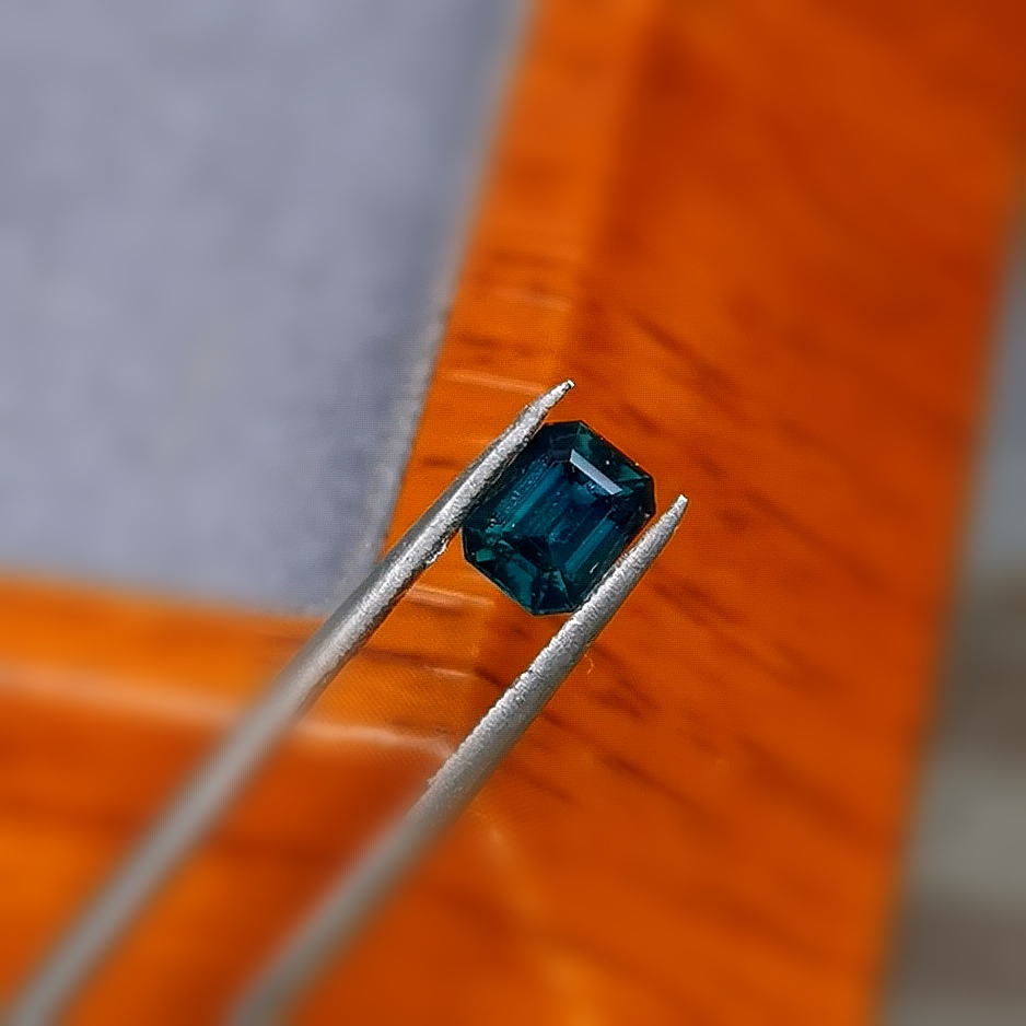 Saphir d'Auvergne, 1,15ct