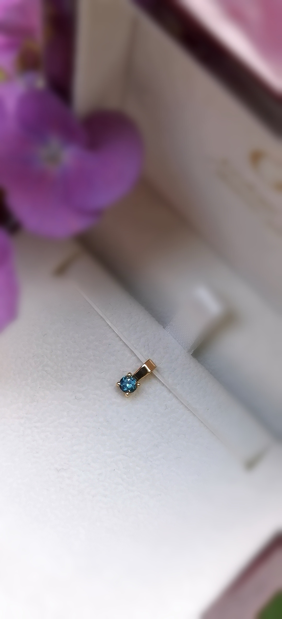 Pendentif or jaune Saphir d’Auvergne